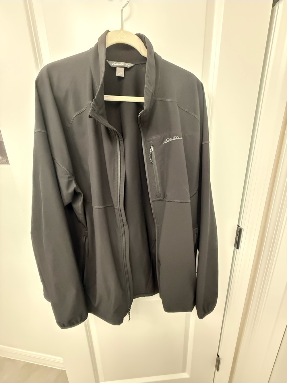 Eddie Bauer Men's Full-Zip Softshell Jacket - Black. Size XL